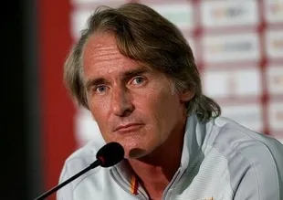 “Galatasaray’ın teknik direktörü benim”