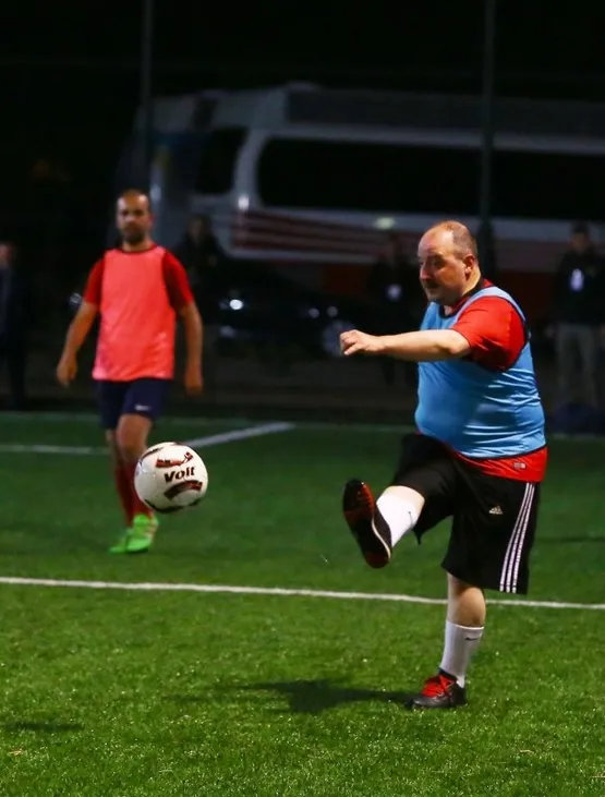 Siyasete futbol arası... Bakanlar yeşil sahaya indi - 2