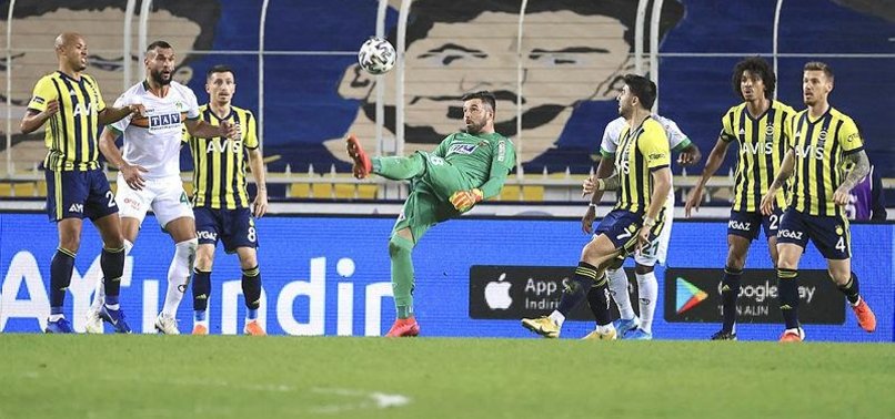Fenerbahçeli yıldıza büyük övgü! "Sihirli bir değnek dokunmuş gibi"