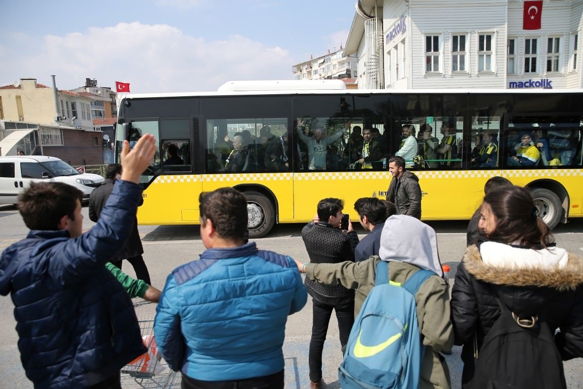 Fenerbahçe taraftarı Türk Telekom Arena’ya geldi