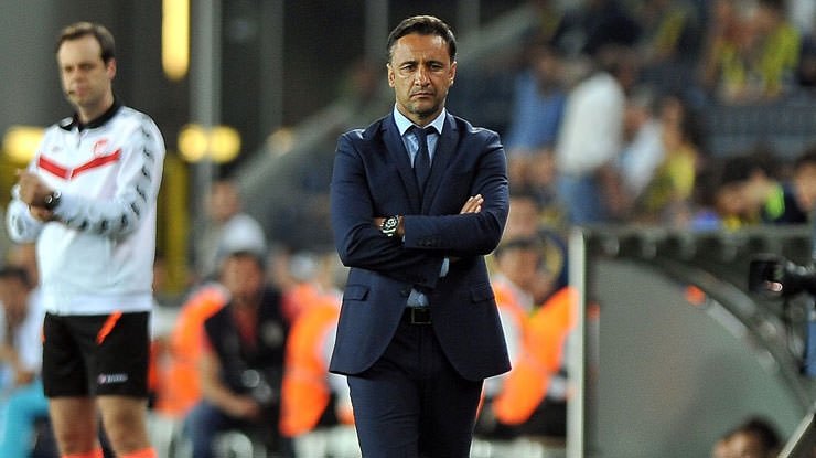 Van Persie ve Pereira krizi devam ediyor