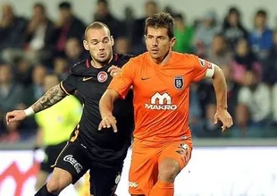 Arena'da Emre Belözoğlu'na büyük tepki