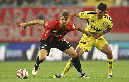 FENERBAHÇE HABERİ: Edson Alvarez’den iddialı açıklamalar! Dinlenmeye gelmedim