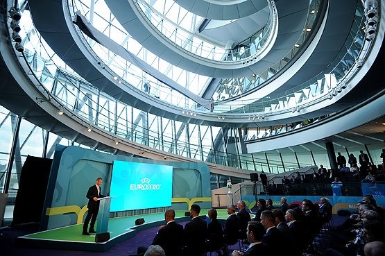 EURO 2020’nin logosu Londra’da tanıtıldı
