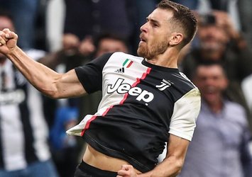 Juventus yıldız ismi ile yollarını ayırdı