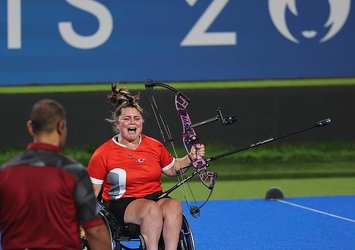 Öznur Cüre Paris 2024'te altın madalya kazandı