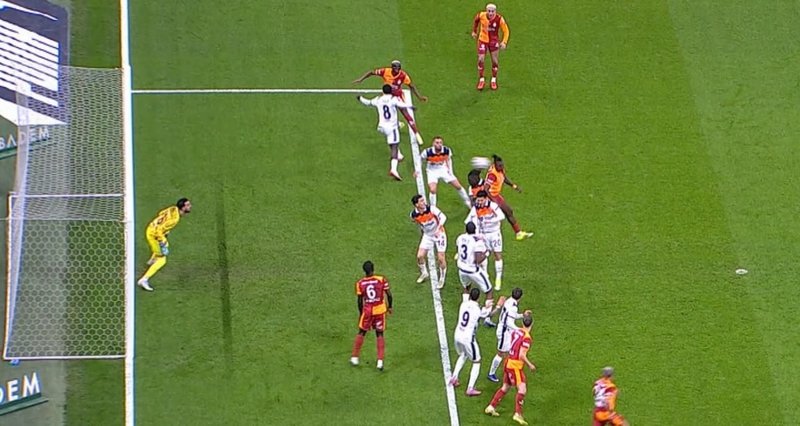 galatasaray-rams-basaksehir-macinda-gole-ofsayt-engeli-1773510569974.jpeg