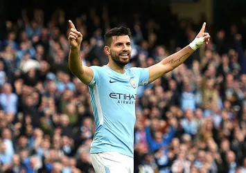 Agüero 2021'e kadar Man City'de