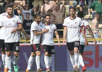 Hakan Çalhanoğlu'dan enfes gol! (İZLEYİN)