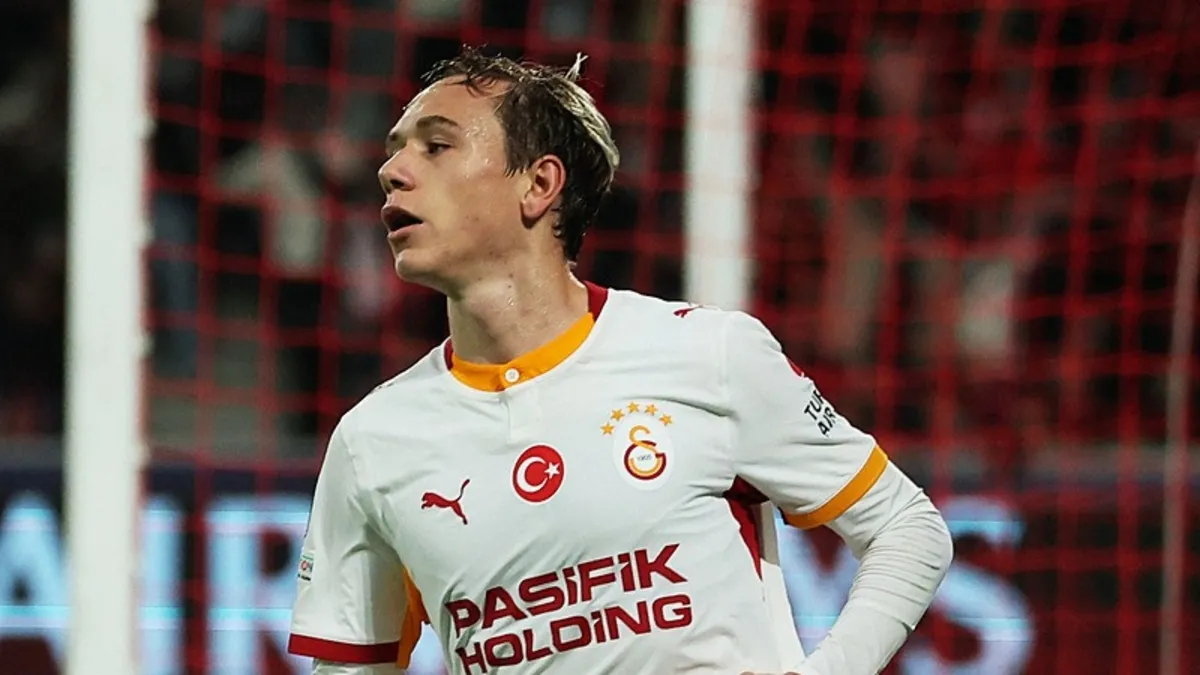 Galatasaray'ın genç yıldızı Batrakov, Mertens etkisi yarattı