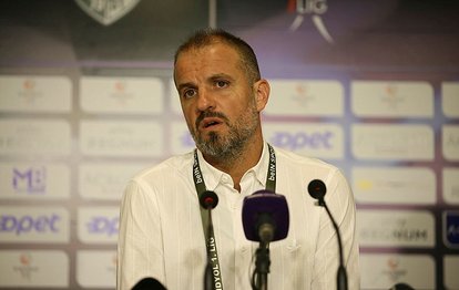 Ümraniyespor teknik direktör Mustafa Er ile yollarını ayırdı