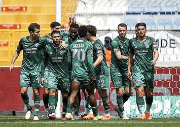 Konyaspor geriden gelerek kazandı!