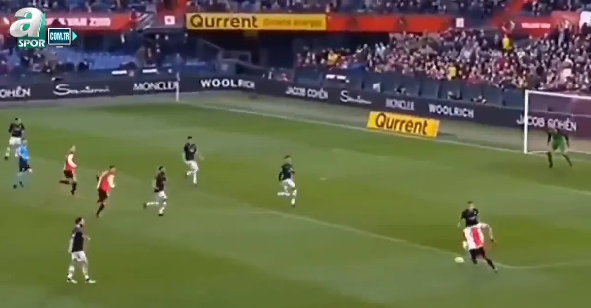 Robin Van Persie hat-trick yaptı