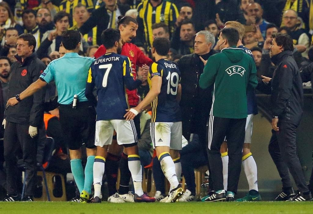 Fenerbahçe - Manchester United maçından kareler