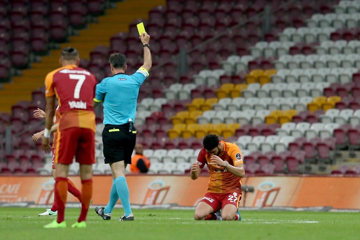 Dursun Özbek sinirden ağlamış