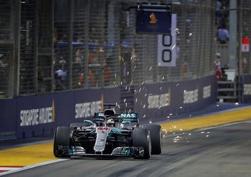 Singapur'da pole pozisyonu Hamilton'ın