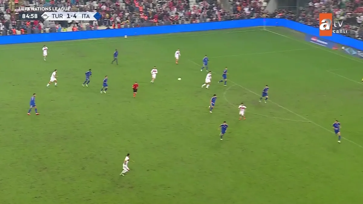Arda Güler'den şık topuk pası!
