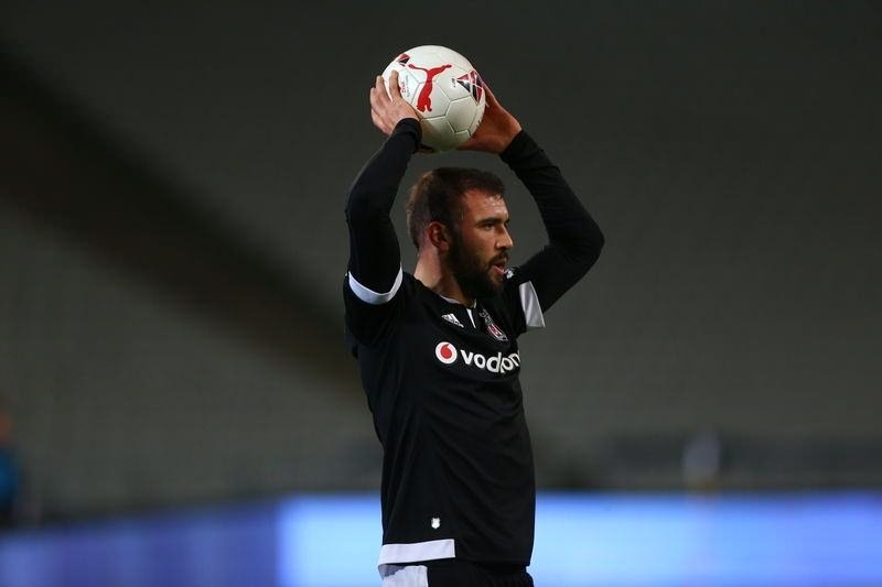 Ünlü futbolcular ve lüks otomobilleri