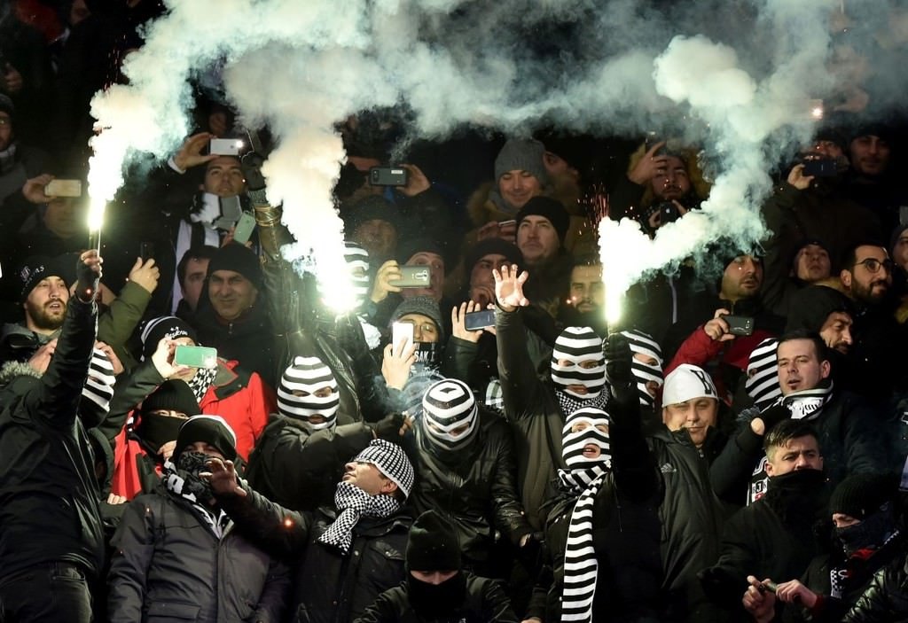 Beşiktaş taraftarını bıçaklayıp serbest kaldılar