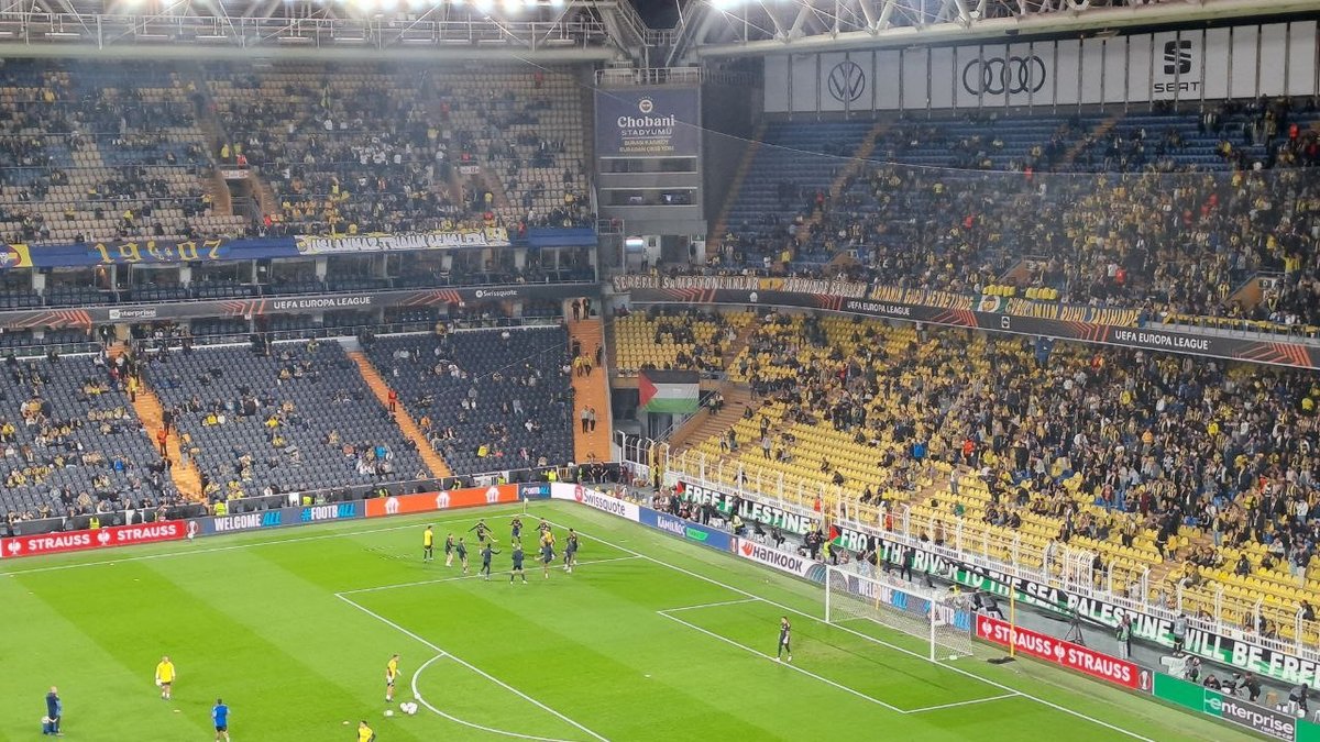 FENERBAHÇE HABERİ: Kadıköy'de tribünler Filistin'i unutmadı! FENERBAHÇE HABERİ: Kadıköy'de tribünler Filistin'i unutmadı!