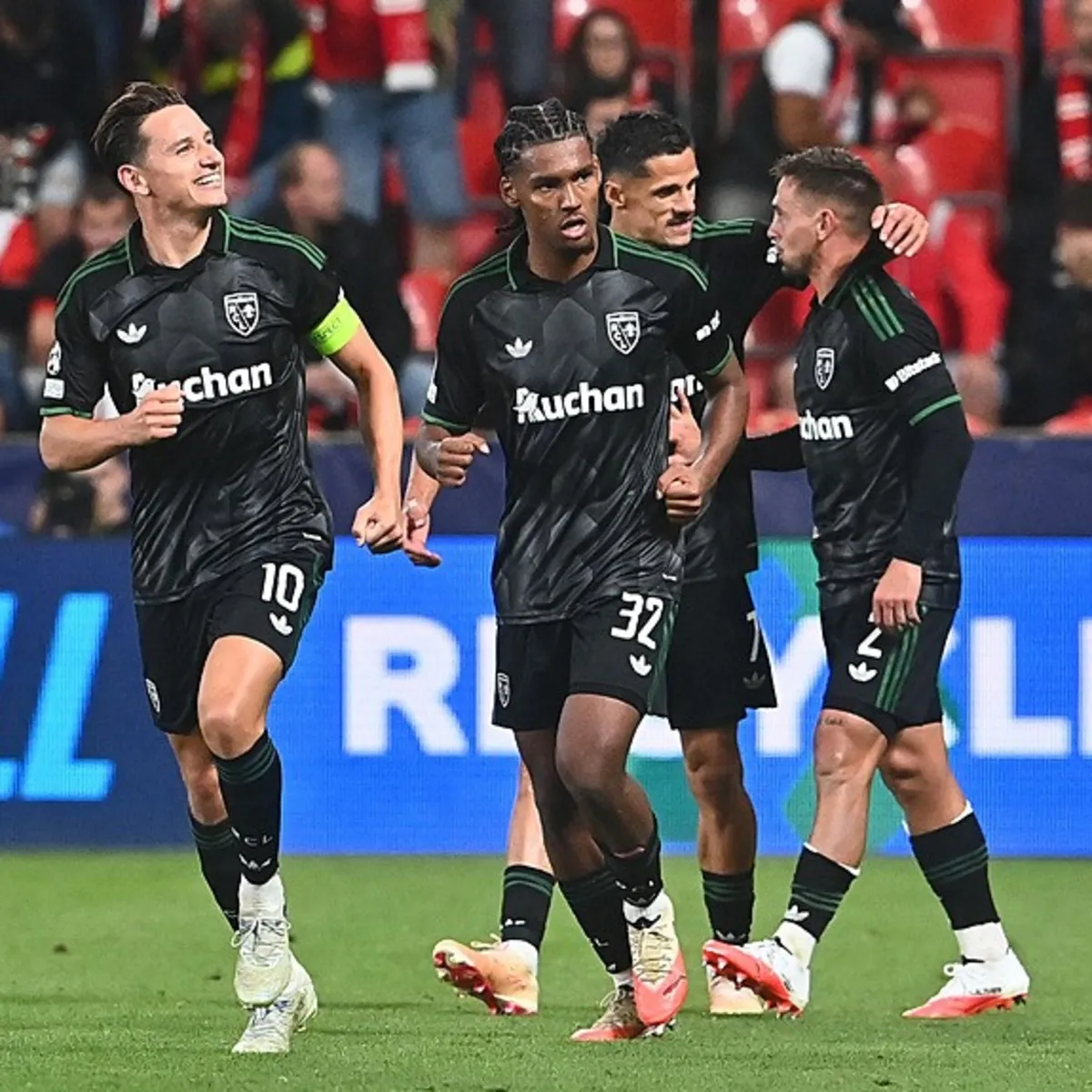 Fenerbahçe'nin Avrupa Ligi'ndeki Rakibi Slavia Prag, Lens'e Son Dakikada Mağlup Oldu