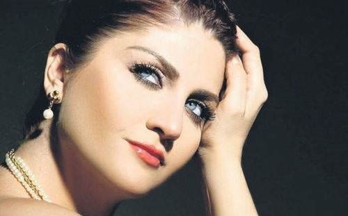 Ünlüler derbide kimi destekliyor?