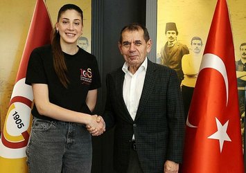 G.Saray sözleşme uzattı!