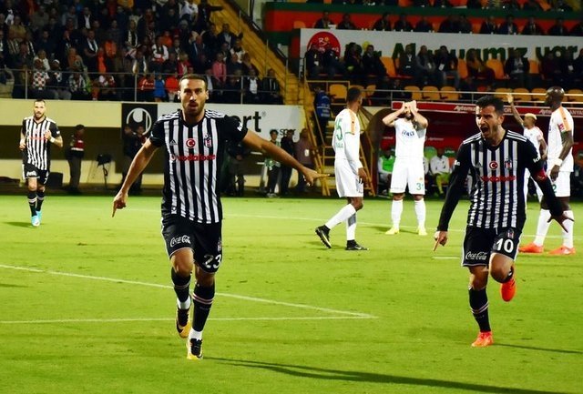 13 takım Cenk Tosun’un peşinde