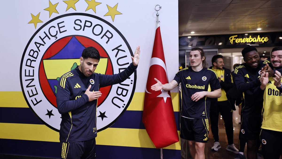 Marco Asensio'ya sürpriz doğum günü kutlaması! Teknik ekip ve oyuncular…