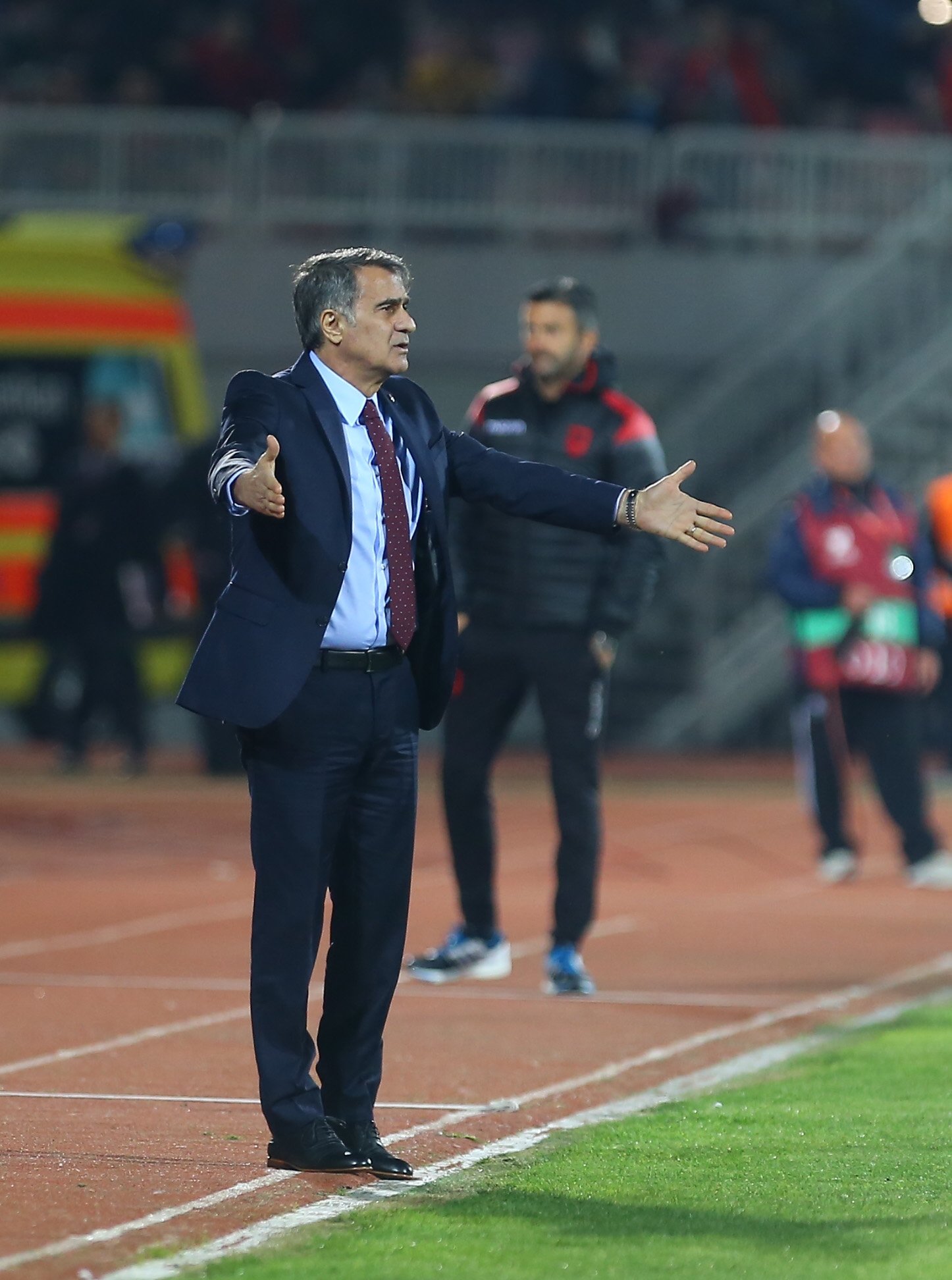 Usta yazarlar Arnavutluk - Türkiye maçını değerlendirdi!