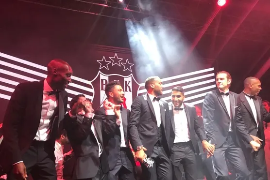 Beşiktaşlı futbolcular kendinden geçti