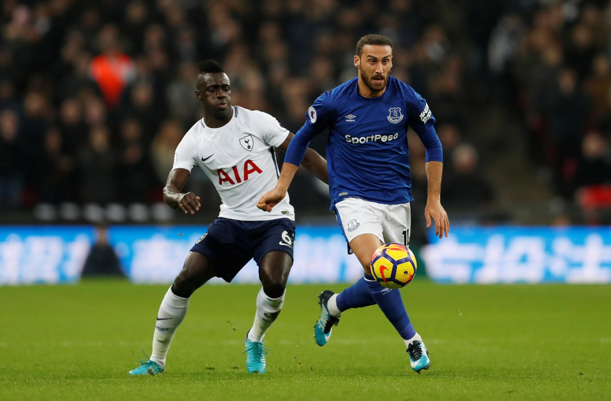 İlk maçında Cenk Tosun’a övgüler yağdı