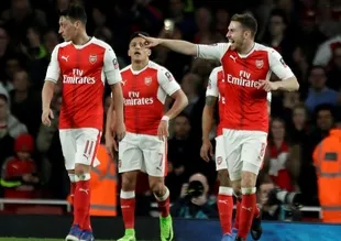 Arsenal farklı galibiyetle turladı