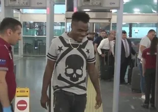 Emenike, Atina'ya gitti