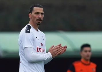 Ibrahimovic'in İsveç'teki heykeli yıkıldı