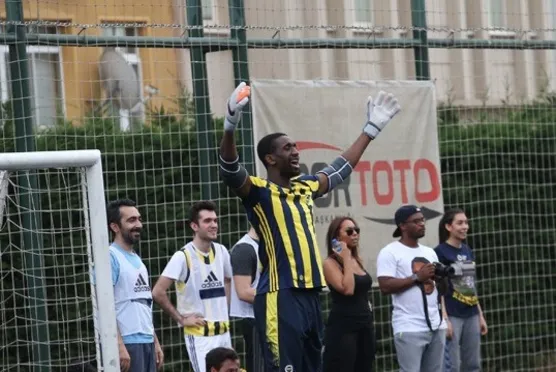 Ekpe Udoh kaleye geçti