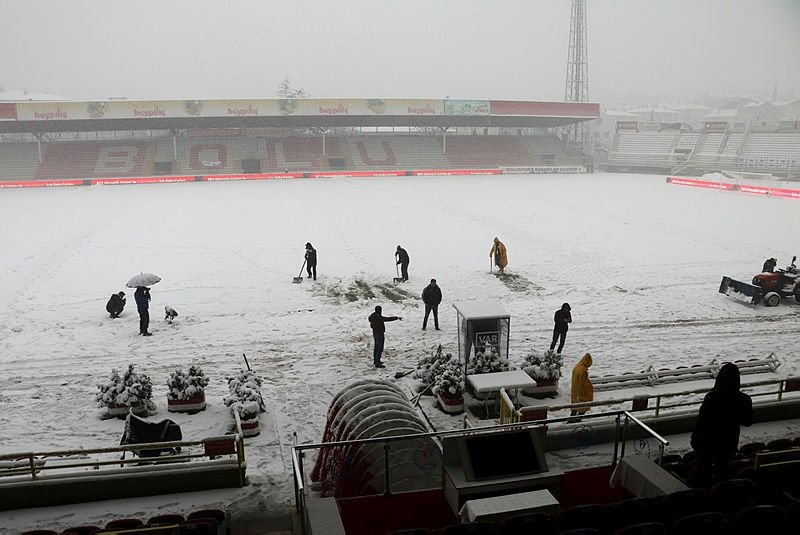 Bolu’da saha beyaza büründü!