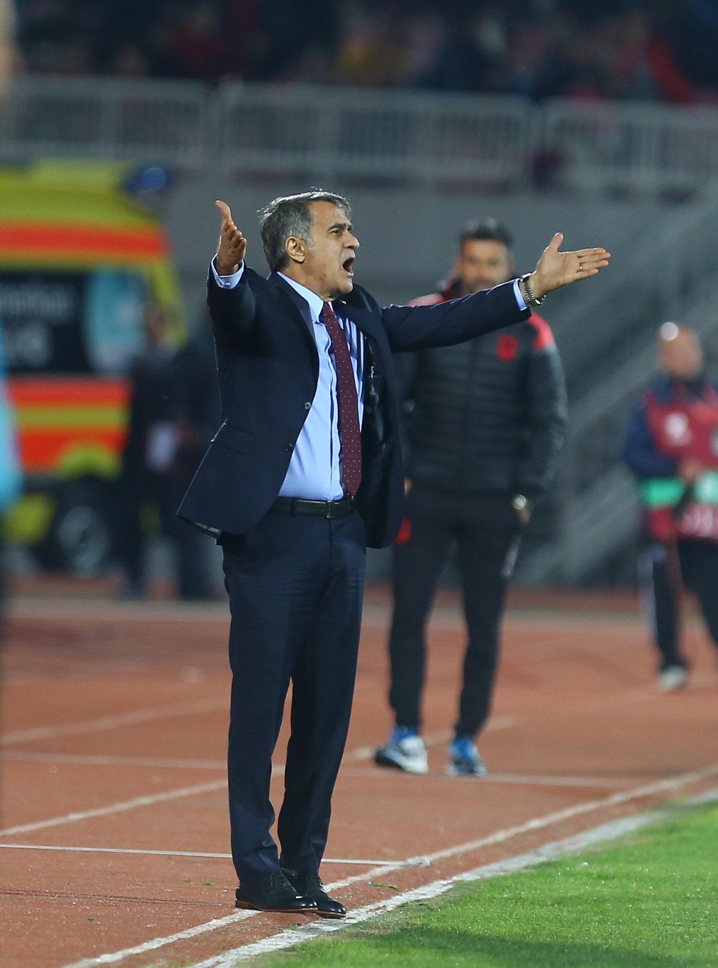 Usta yazarlar Arnavutluk - Türkiye maçını değerlendirdi!