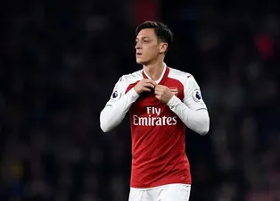 Mesut Özil, Fenerbahçe'ye koşuyor