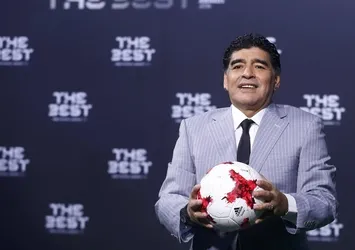 Maradona omzundan ameliyat edildi