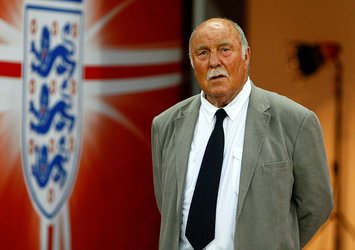 Eski İngiliz futbolcu Jimmy Greaves vefat etti!