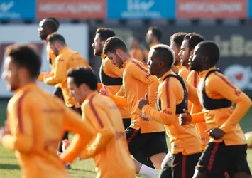 Galatasaray'da Antalyaspor mesaisi sürdü