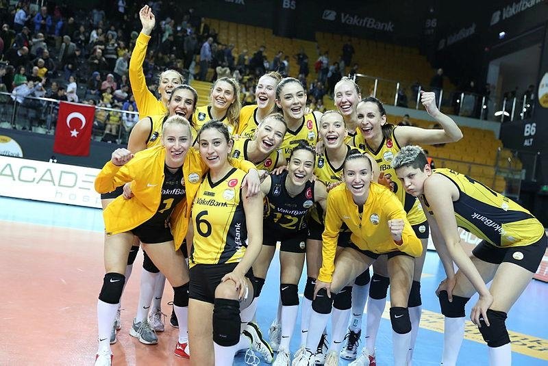 Vakifbank Ust Uste 8 Inci Kez Yari Finalde Aspor