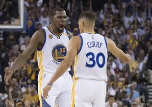 Stephen Curry, Kobe Bryant'ı solladı!