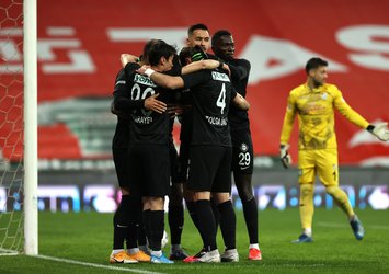 Altay Bursa'da hata yapmadı!