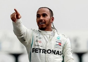 Formula 1'de kazanan Lewis Hamilton oldu