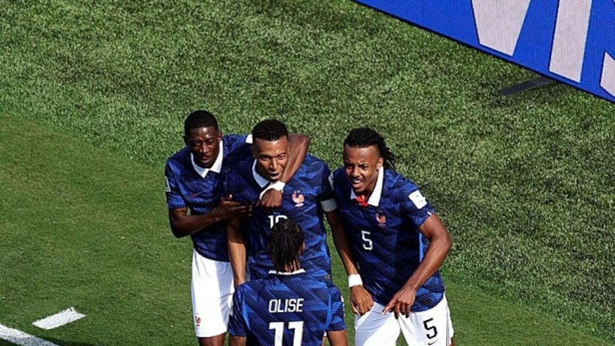 Fransa, Senegal karşısında Dünya Kupası'na 3 puanla başladı