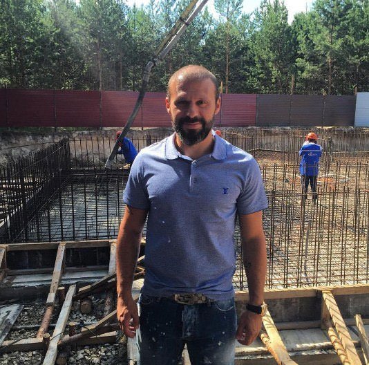 Gökdeniz Karadeniz Rusya’da cami yaptırıyor!