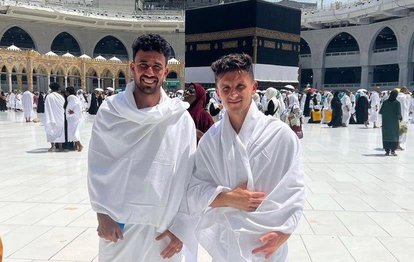 Trabzonsporlu Trezeguet ve Enis Bardhi’den umre ziyareti!