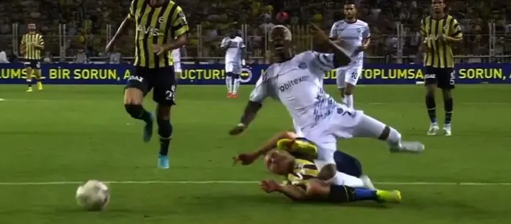 Fenerbahçe - Adana Demirspor maçında 2. penaltı kararı! İşte o pozisyon - 3